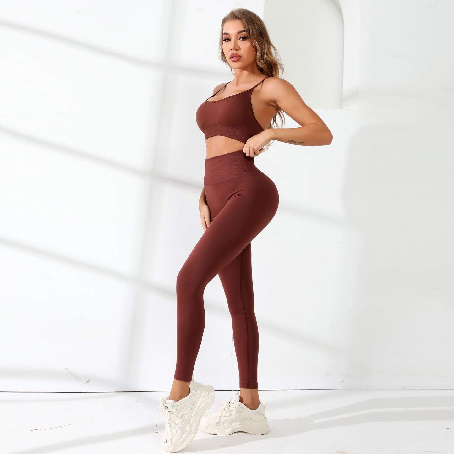 Yoga Clothes Fitness Suit with Sports Straps for Women’s Activewear and Training